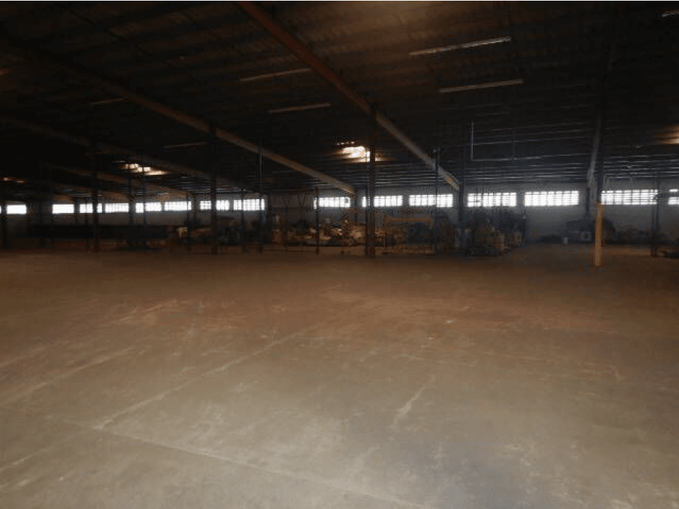 Bodega en Venta en la Zona Libre de Colón - 1