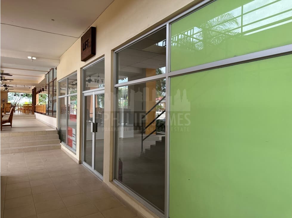Venta de Local Comercial en Plaza Coronado - 1