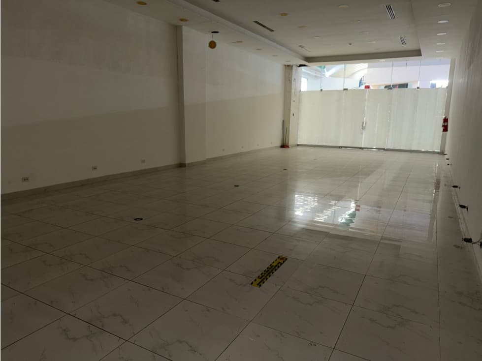 SE ALQUILA AMPLIO LOCAL EN ALBROOK MALL 168M2 SEGUNDO PISO - 1