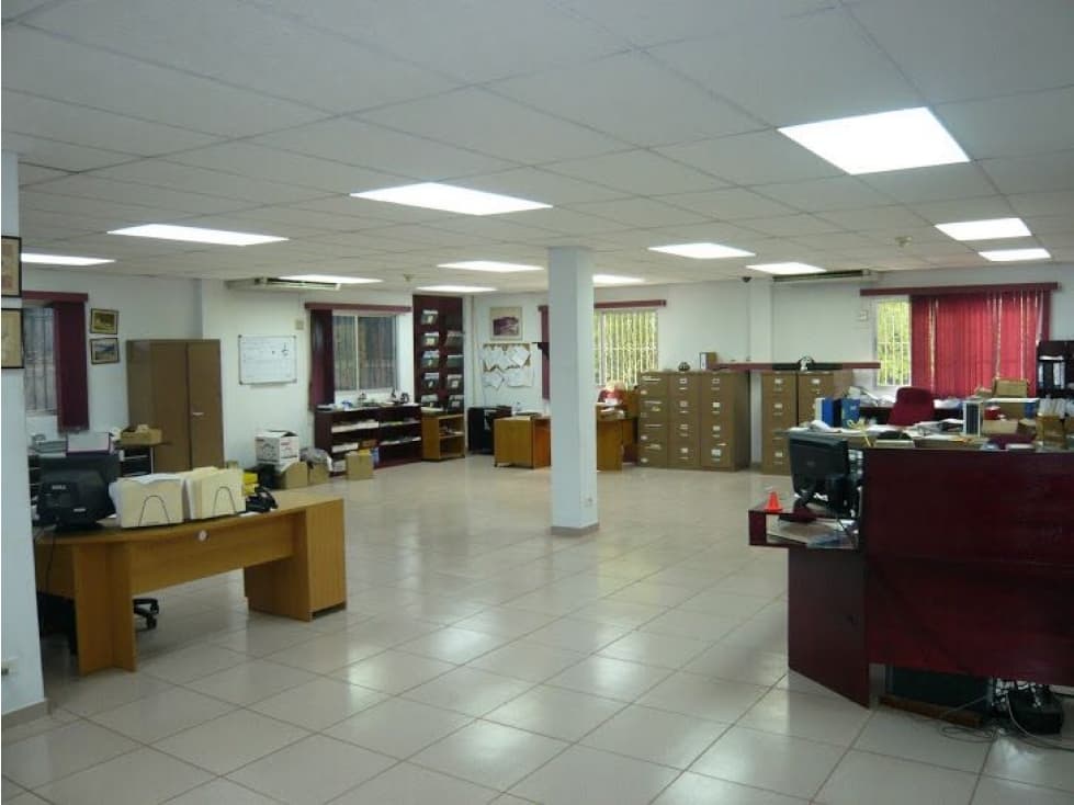LAS CUMBRES / MILLA 13 / GALERA CON OFICINAS / 8000 M2 / VIA PRINCIPAL - 1