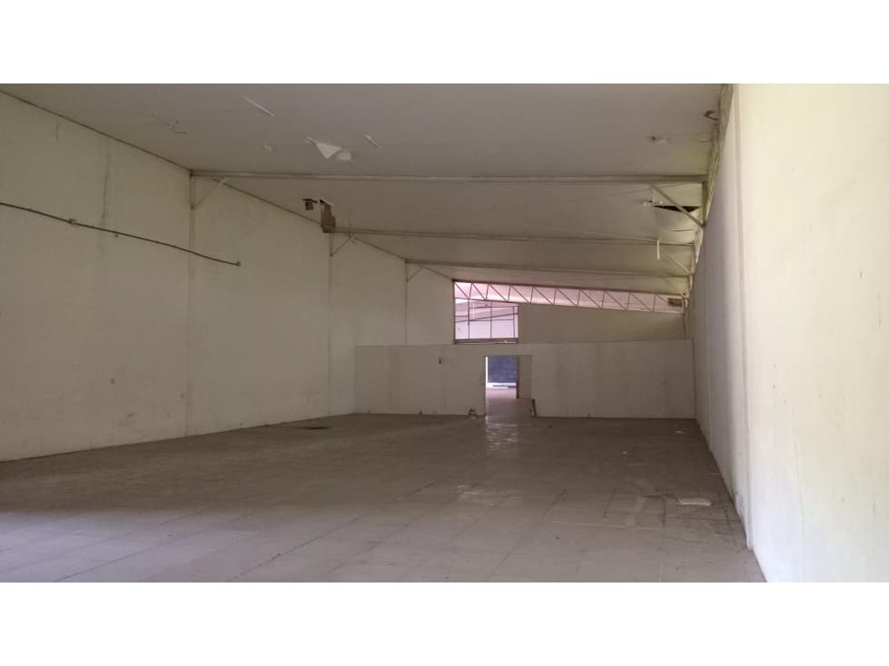 PEDREGAL / EL PARADOR / 608M2 / GALERA COMERCIAL / SOBRE VIA - 1
