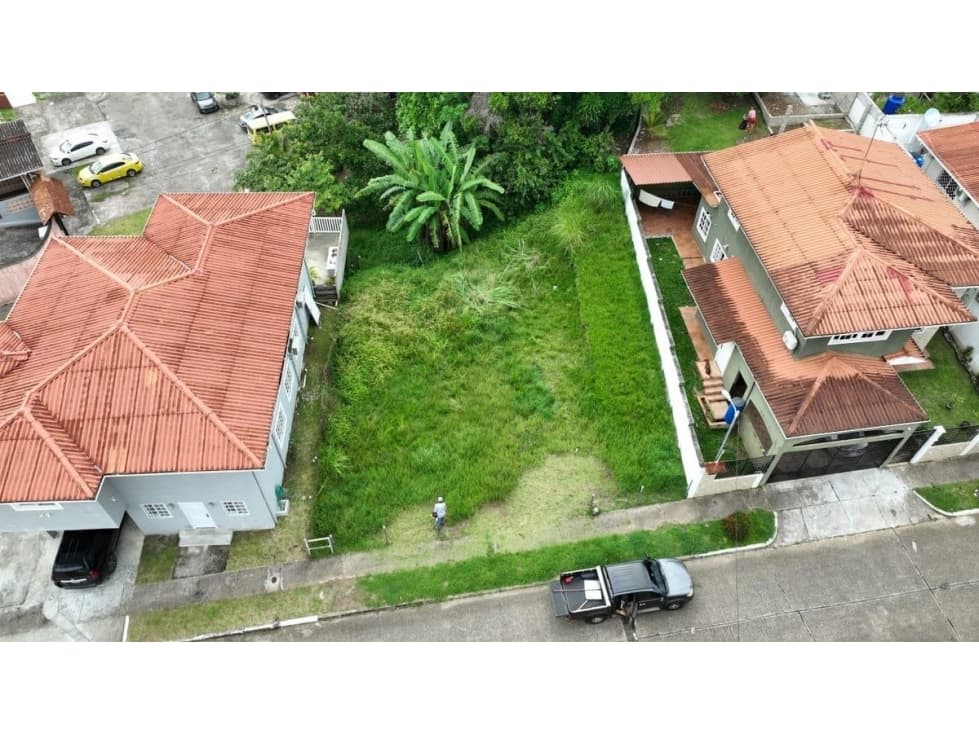 TERRENO / CRISTOBAL COLON / 424.89 M2 / PLANO / AREA RESIDENCIAL JC - 1