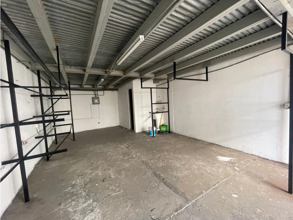 SE ALQUILA GALERA EN PUEBLO NUEVO DE 80M CON MEZZANINE - 1