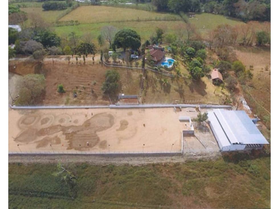 LOMA DEL RIO / CHEPO / 1.6 HECTAREA / ESTABLO Y PISTA GANADERA - 1