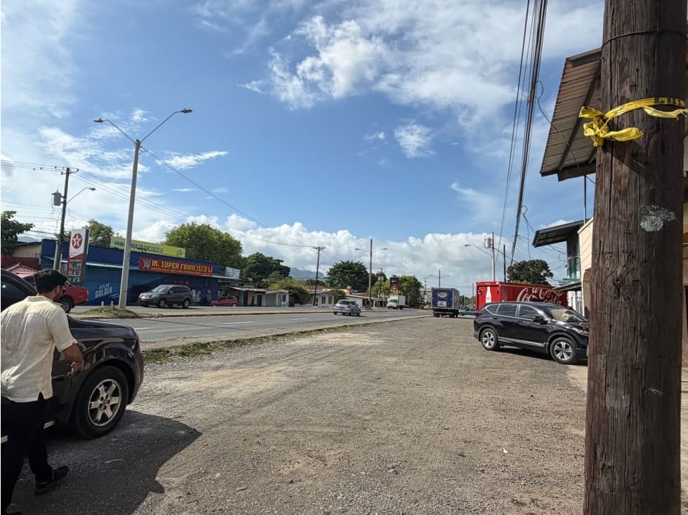 CHAME / 242M / LOCAL COMENCIAL / VIA INTERAMERICANA / ALTO TRAFICO - 1