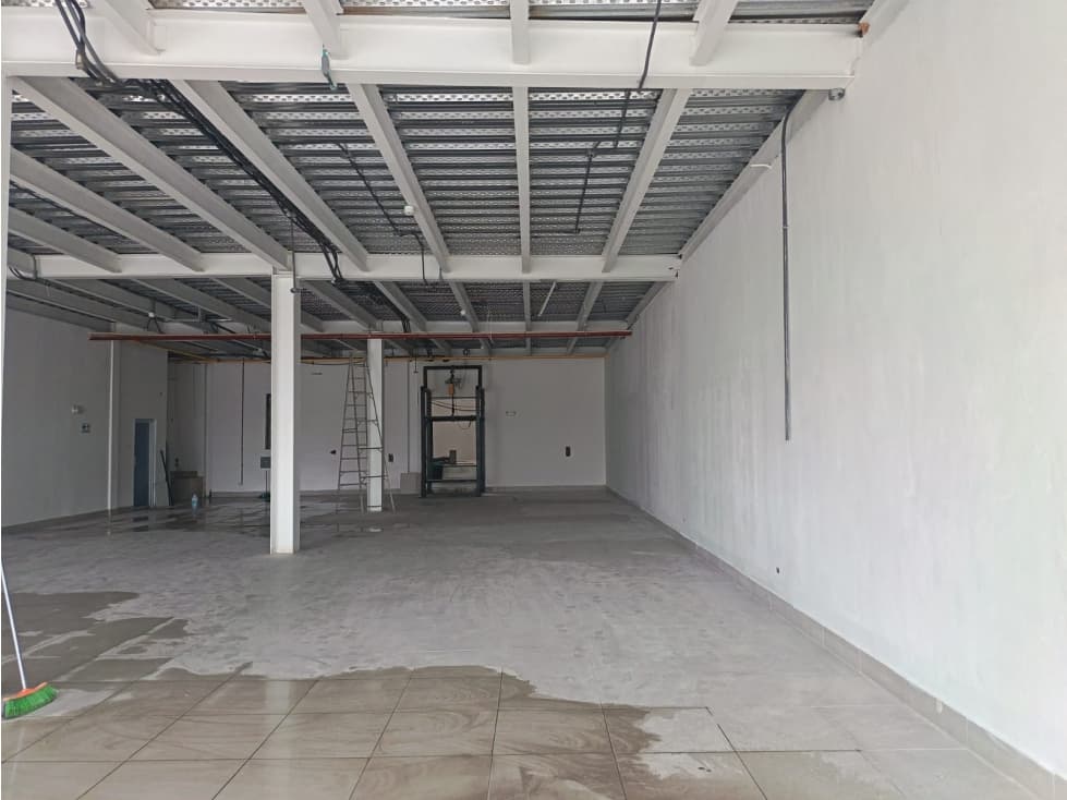 PLAZA DEL ESTE CENTER / LLANO BONITO / 550M / GALERA CON LOCAL - 1
