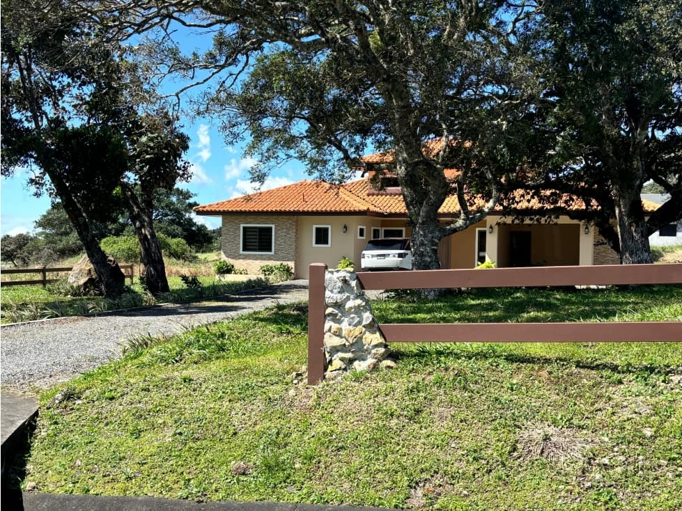 BOQUETE COUNTRY CLUB / 1500M2 / 3 HABITACIONES / TERRAZA / JARDÍN - 1