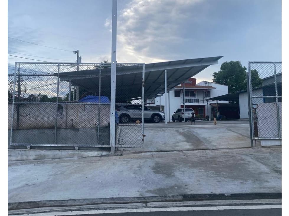 JUAN DIAZ / URB. SAN FERNANDO / 1200M / GALERA CON CASA PARA INVERSION - 1
