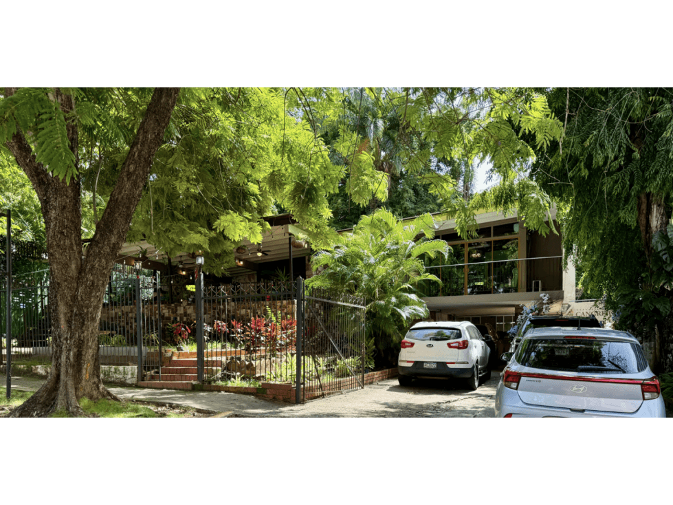 EL CANGREJO / COMERCIAL O RESIDENCIAL / 900 M2 / 1ZM7 / FRENTE A VIA - 1