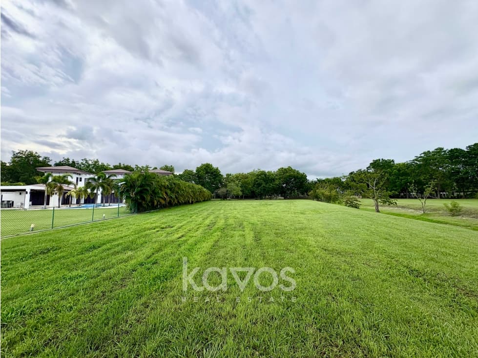 TERRENO EN BUENAVENTURA FRENTE AL CLUB DE GOLF - VENTA - 1
