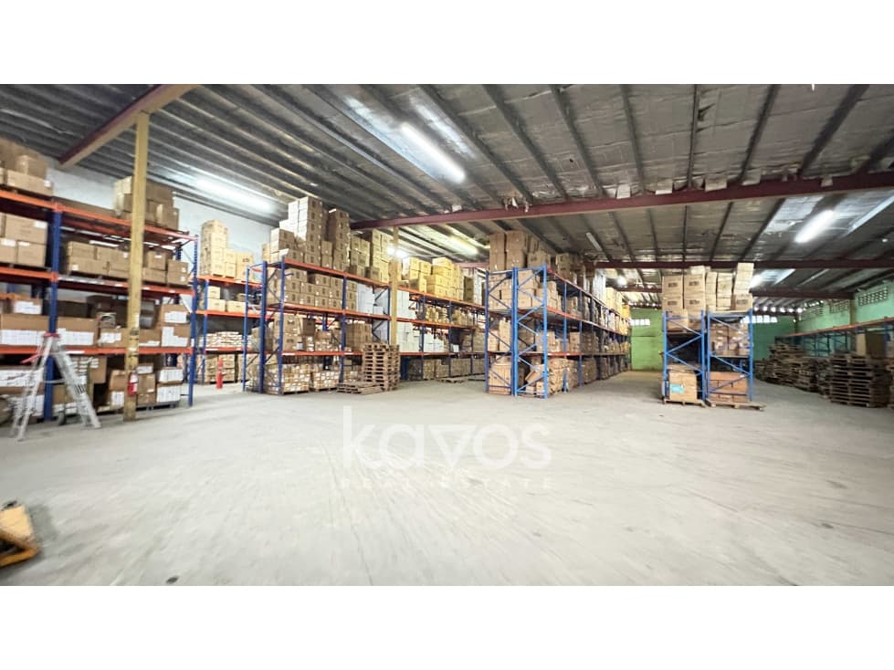 BODEGA EN VENTA FRANCE FIELD CON CUARTO DE FRIO - 1
