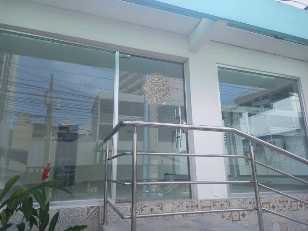 Se Alquila Local Nuevo 38 Mts El Cangrejo USD1,150,oo+Itbms - 1