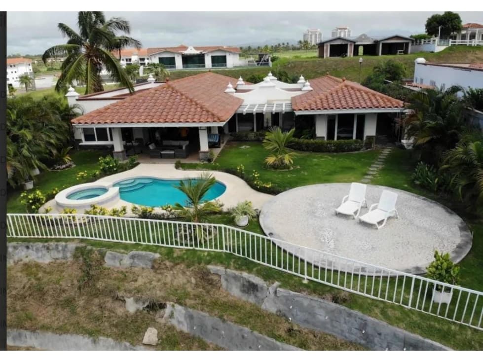 SE ALQUILA CASA DE PLAYA CON PISCINA EN SAN CARLOS - 1
