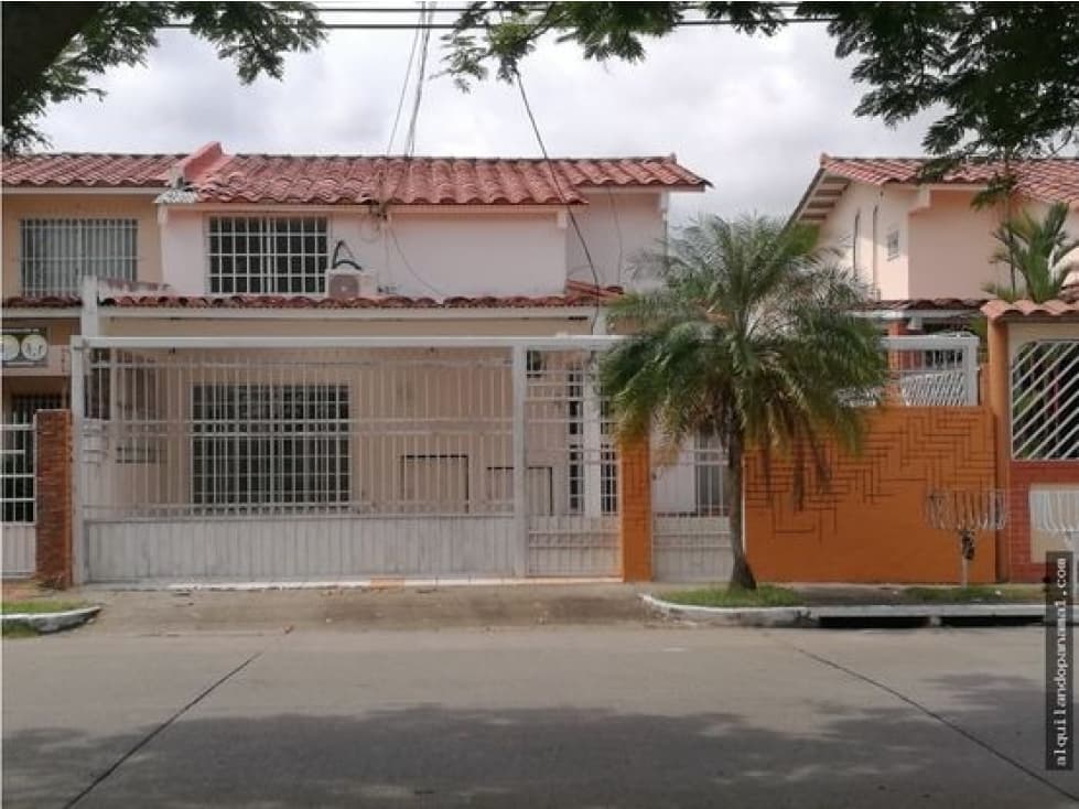 SE VENDE CASA COMERCIAL EN CHANIS - 1