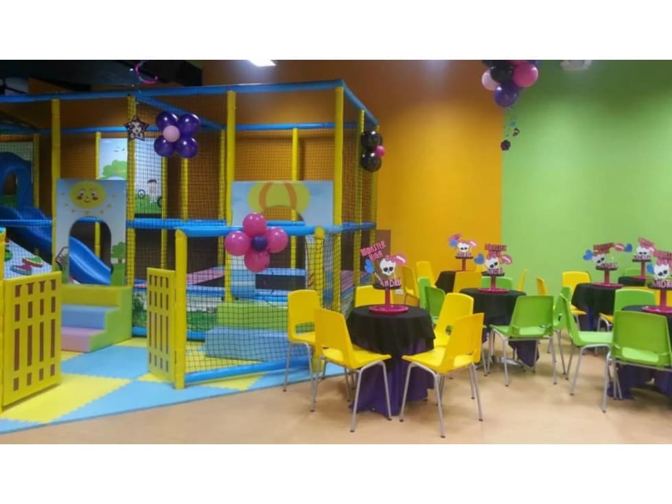Se Alquila Local comercial 300 Mts Brisas del Golf $3.500.oo - 1
