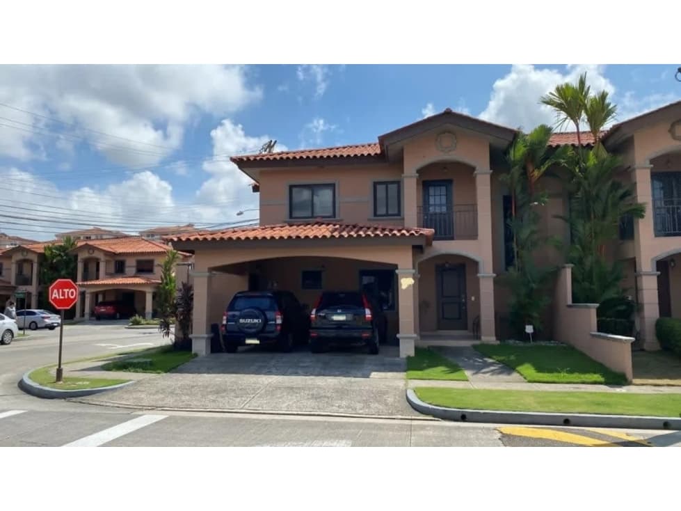 Se Vende Casa en Costa Sur, Remodelada y Full Amoblada B/.385,000 - 1