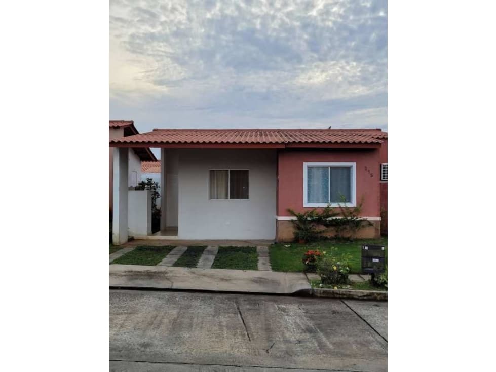 SE ALQUILA CASA EN LA CHORRERA - 1