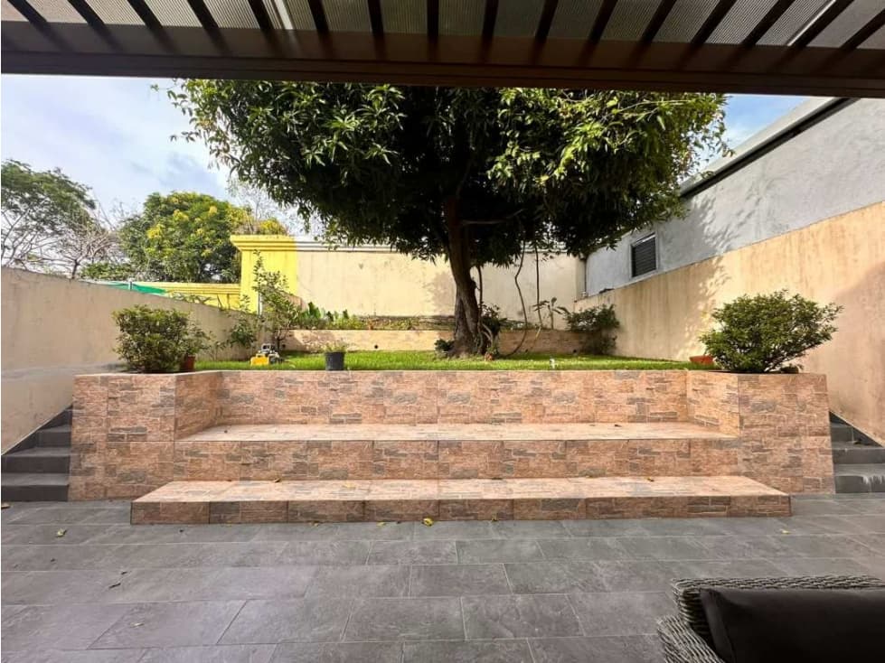 Se Alquila Hermosa y Acogedora Casa en Victoriano Lorenzo - 1