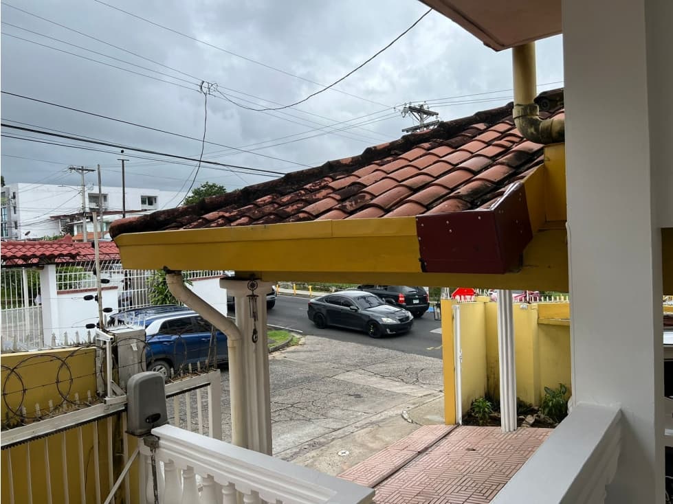 VENDO CASA COMERCIAL O RESIDENCIAL EN LA 12 DE OCTUBRE!!! - 1