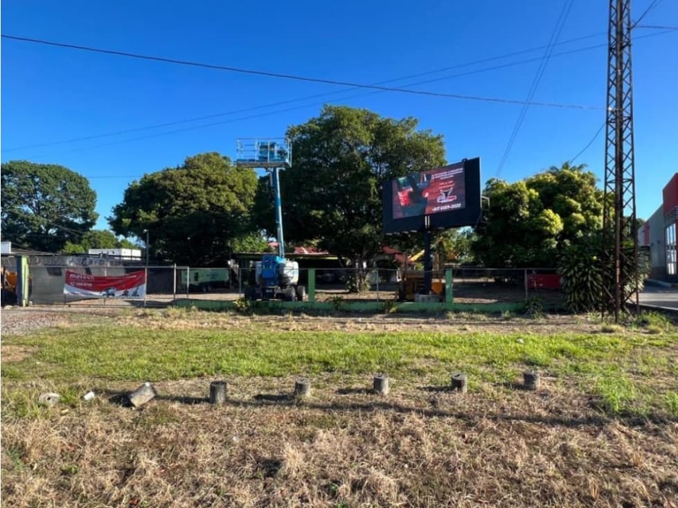SE ALQUILA TERRENO EN DAVID >>VIA PRINCIPAL<< - 1