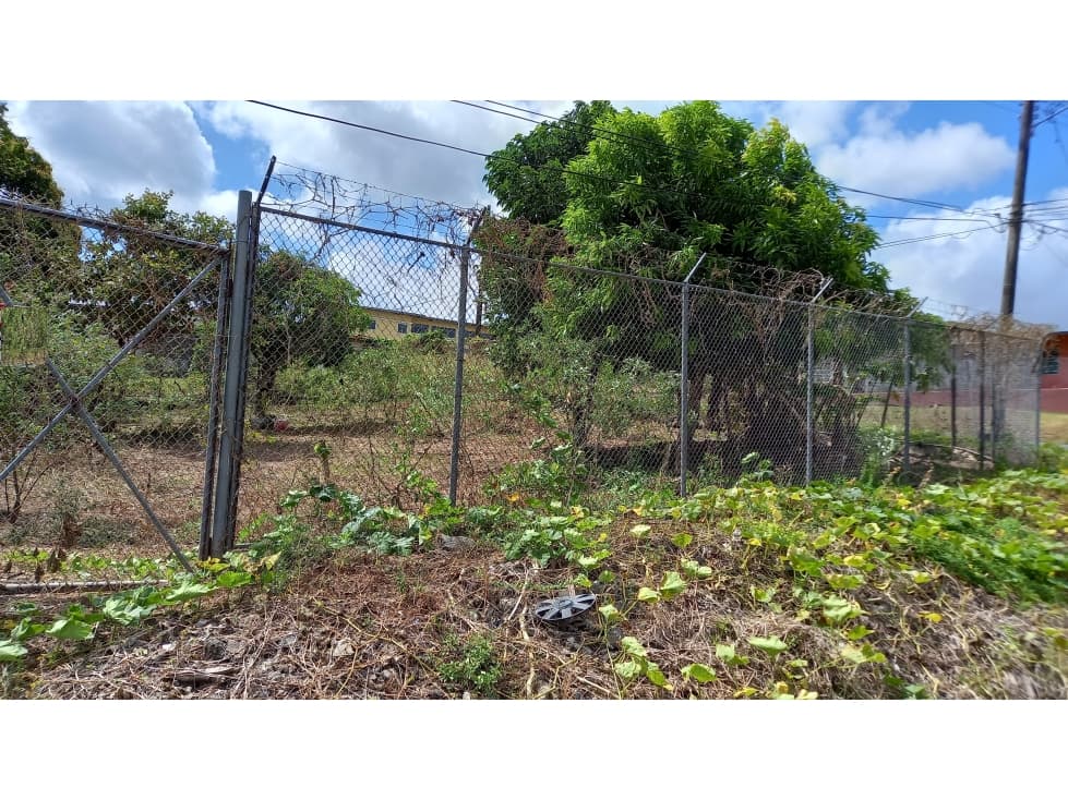 Se Vende Terreno en Esquina Excelente Ubicación en La Chorrera - 1