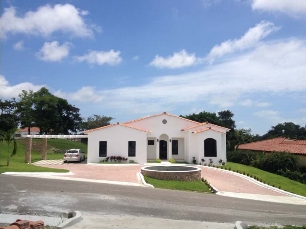 SE VENDE HERMOSA CASA - 1