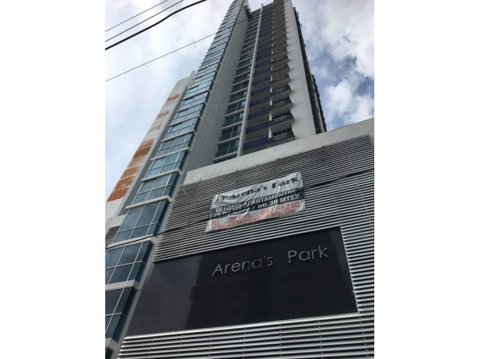 Alquilo comodo apartamento en parque lefevre - 1
