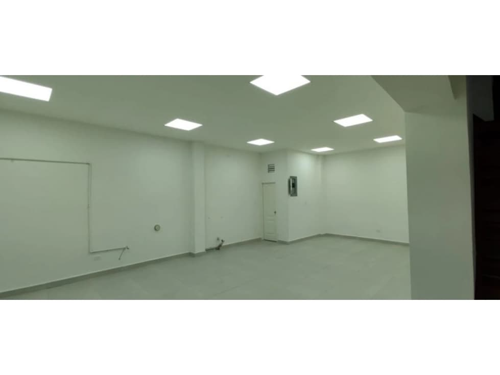 Se Alquila Exelente Local 198 Mts En Santa Ana $1.800.00 - 1