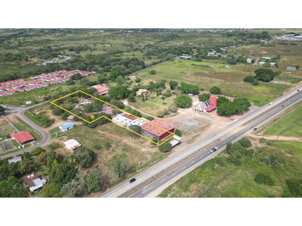 Propiedad Industrial en Aguadulce - 1