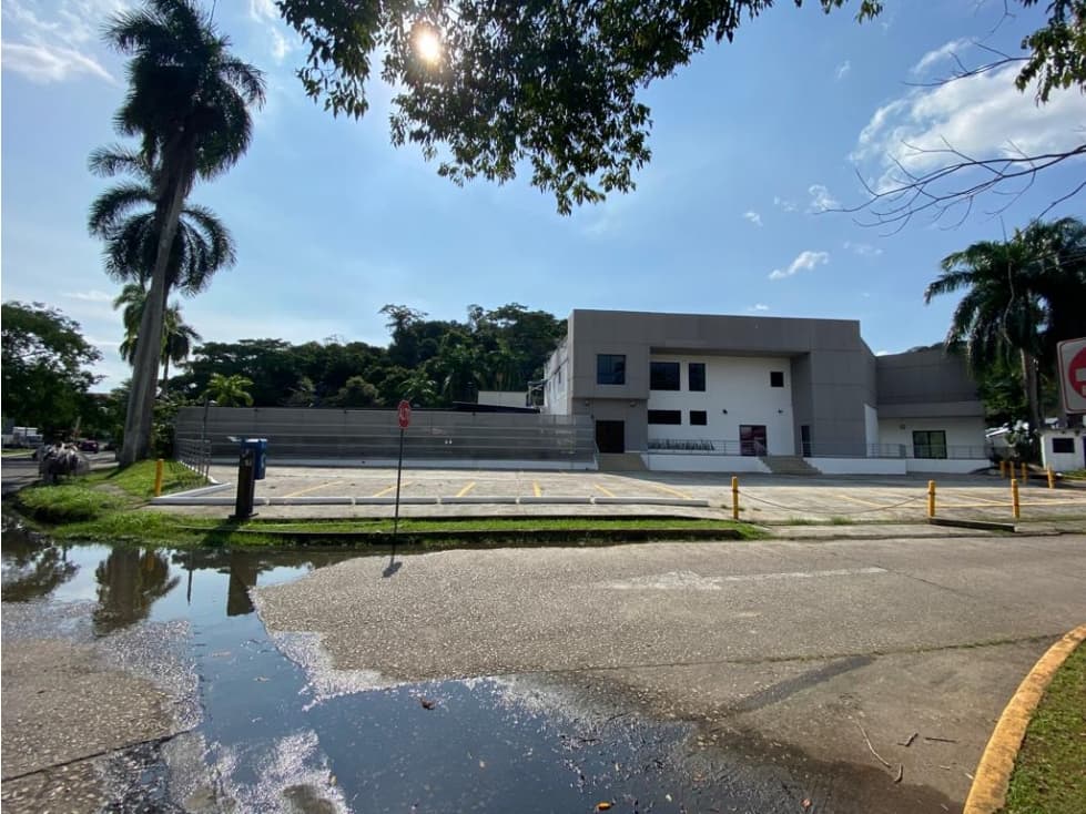 ALQUILER | EDIFICIO COMERCIAL EN ALBROOK - 1