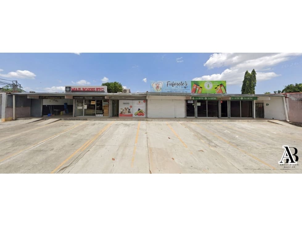 SE VENDE PLAZA COMERCIAL | CHANIS - 1