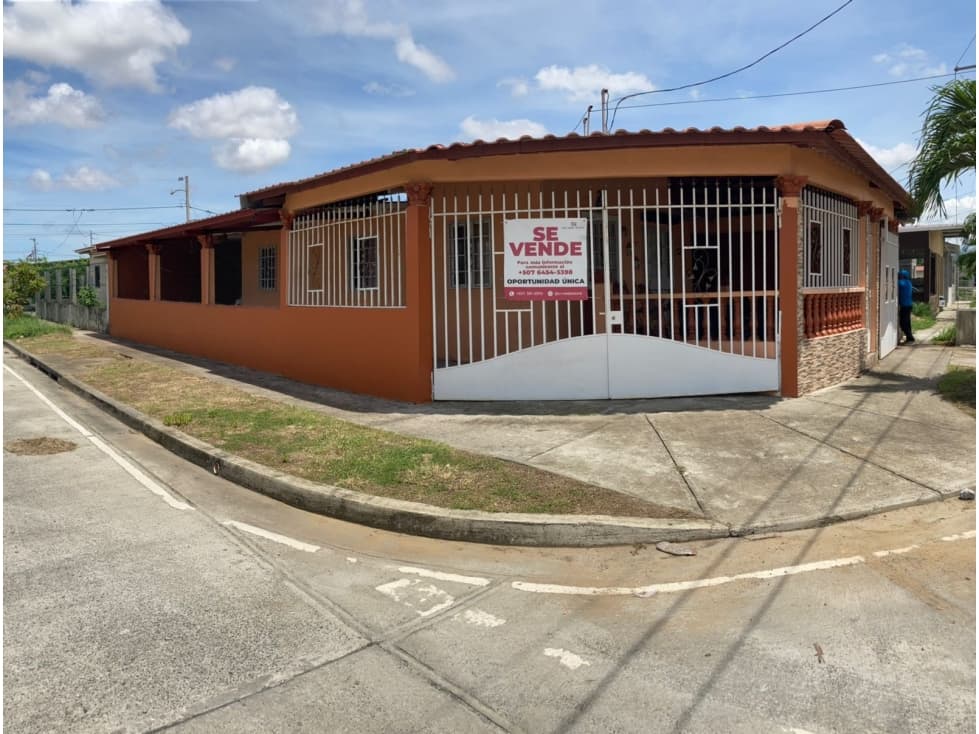 SE VENDE CASA ESQUINERA REMODELADA EN COLINAS DE PACORA - 1