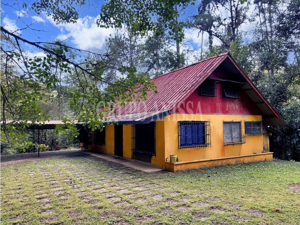 Oportunidad! Se Vende Casa con Amplio lote en Cerro Azul - 1