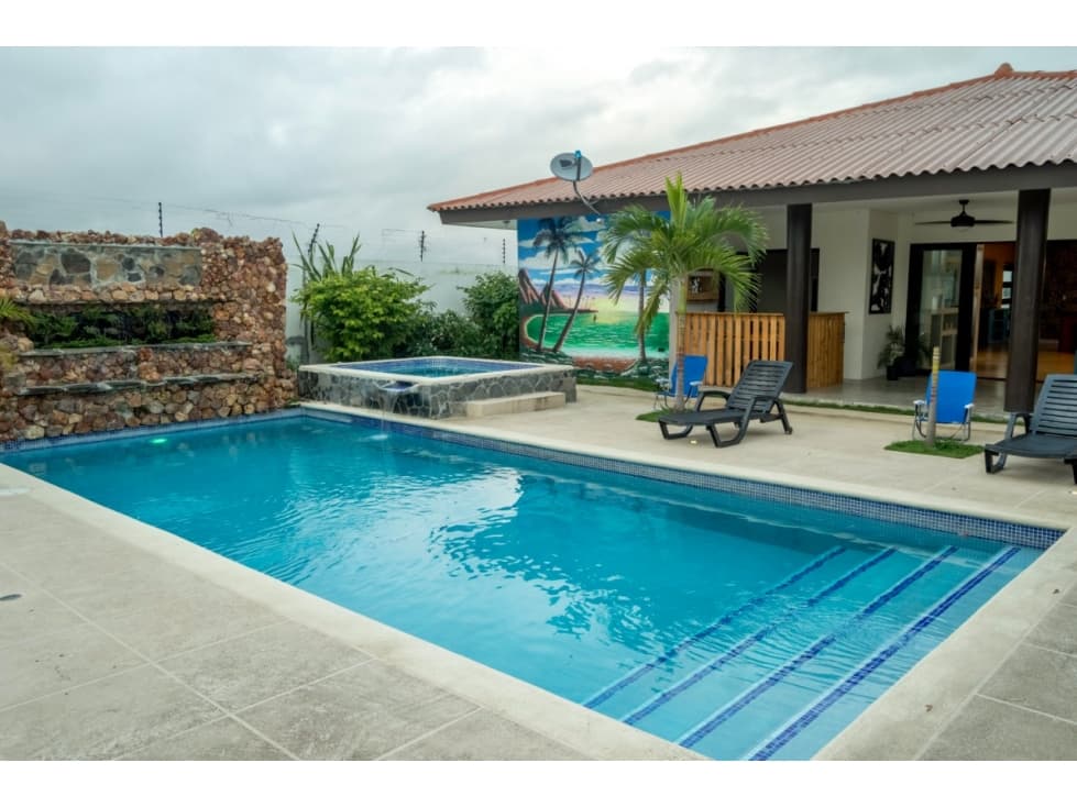 VENDO CASA DE PLAYA EN COSTA ESMERALDA POR DEBAJO DEL AVALUO - 1