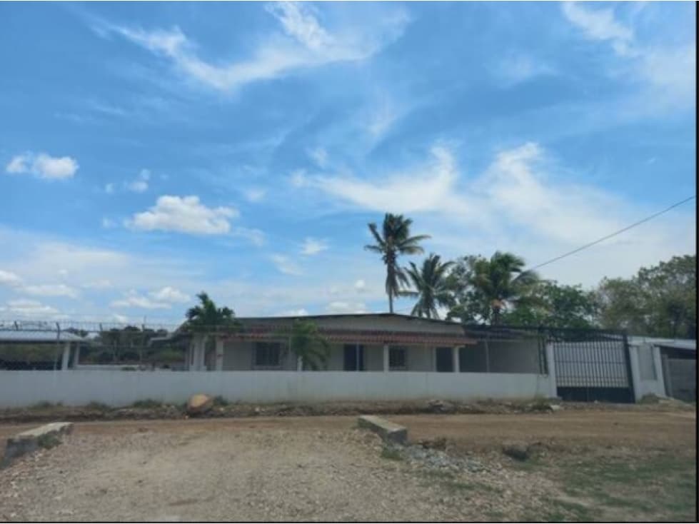 VENDO CASA EN ANTON PROV DE COCLE SECTOR DE GUABAS ABAJO - 1