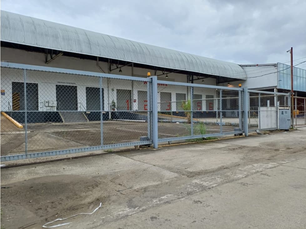 ISC - BODEGA ZONA INDUSTRIAL - MILLA 8 (1250 M2) - PH - 1