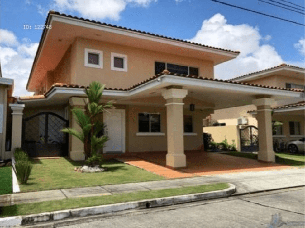 CASA DE 379M2 EN BRISAS DEL GOLF, VILLA ALTA - 1