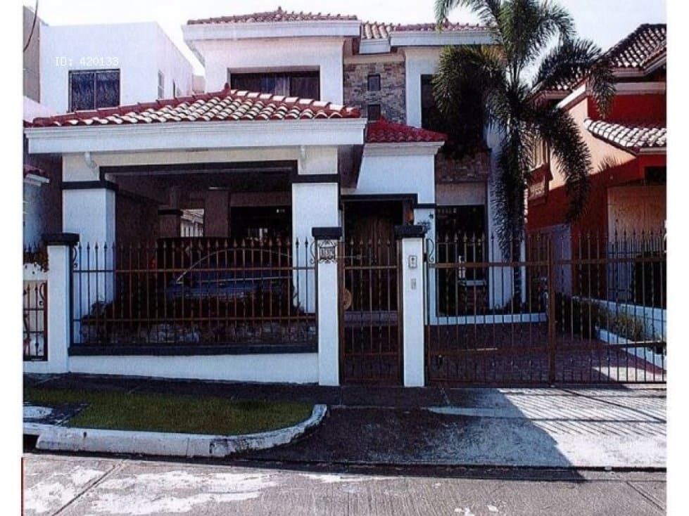 CASA EN ALTOS DE PANAMÁ 450M2 - 1
