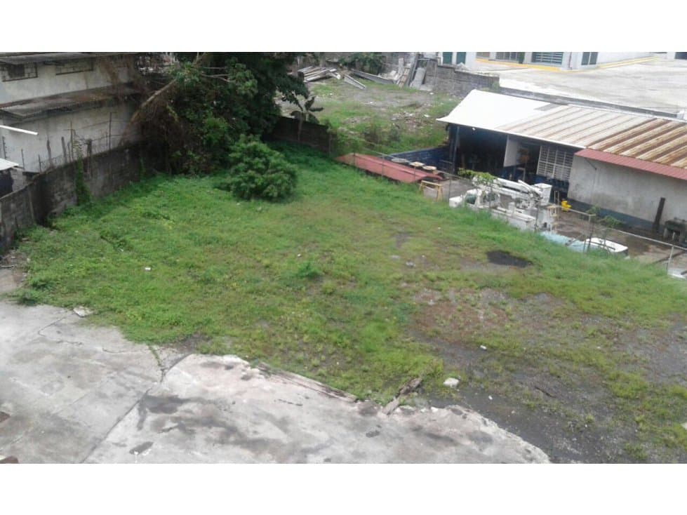 ALQUILER TERRENO 1.600m2 EN AVENIDA NACIONAL - 1