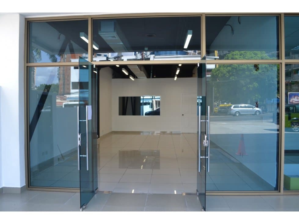 LOCAL COMERCIAL EN BELLA VISTA PLAZA COWES 100 MTS - 1