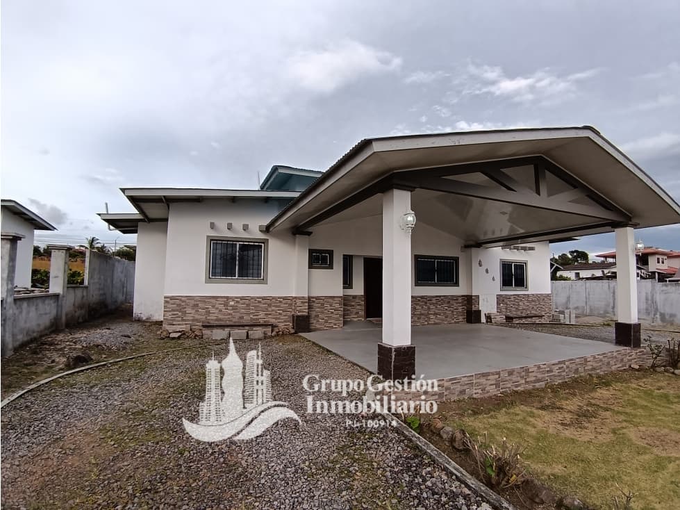 Alquilo casa elegante con finos acabados en Boquete - 1