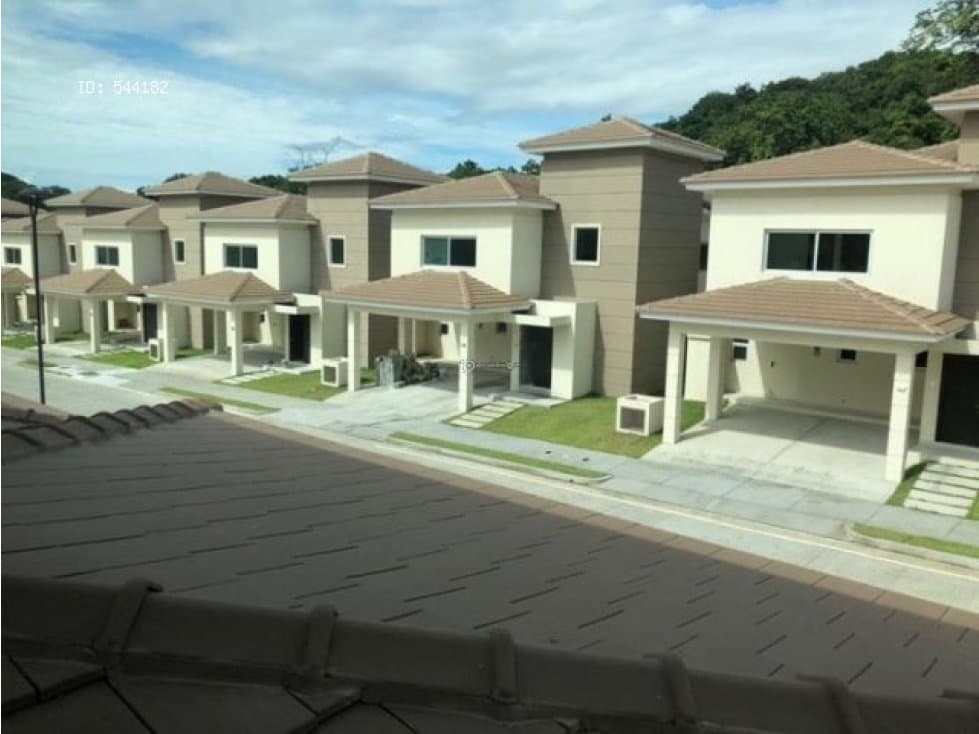 CASA EN CONDADO DEL REY 3 REC 268MT2 - 1