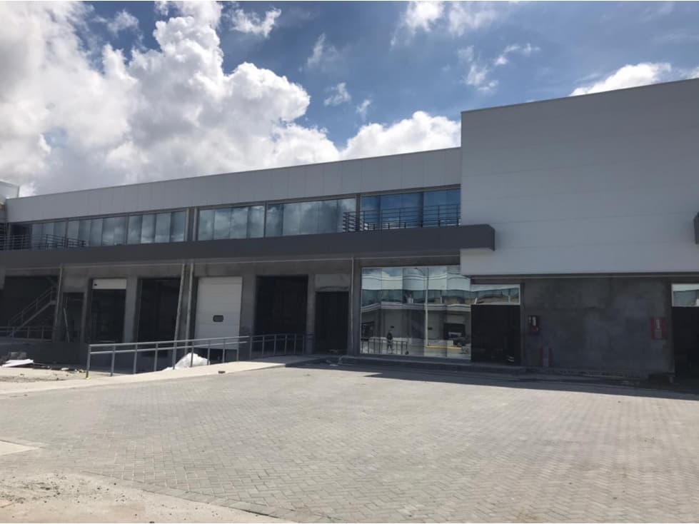 GALERAS A ESTRENAR ALQUILER/VENTA PARQUE INDUSTRAL ZONA UNO - 1