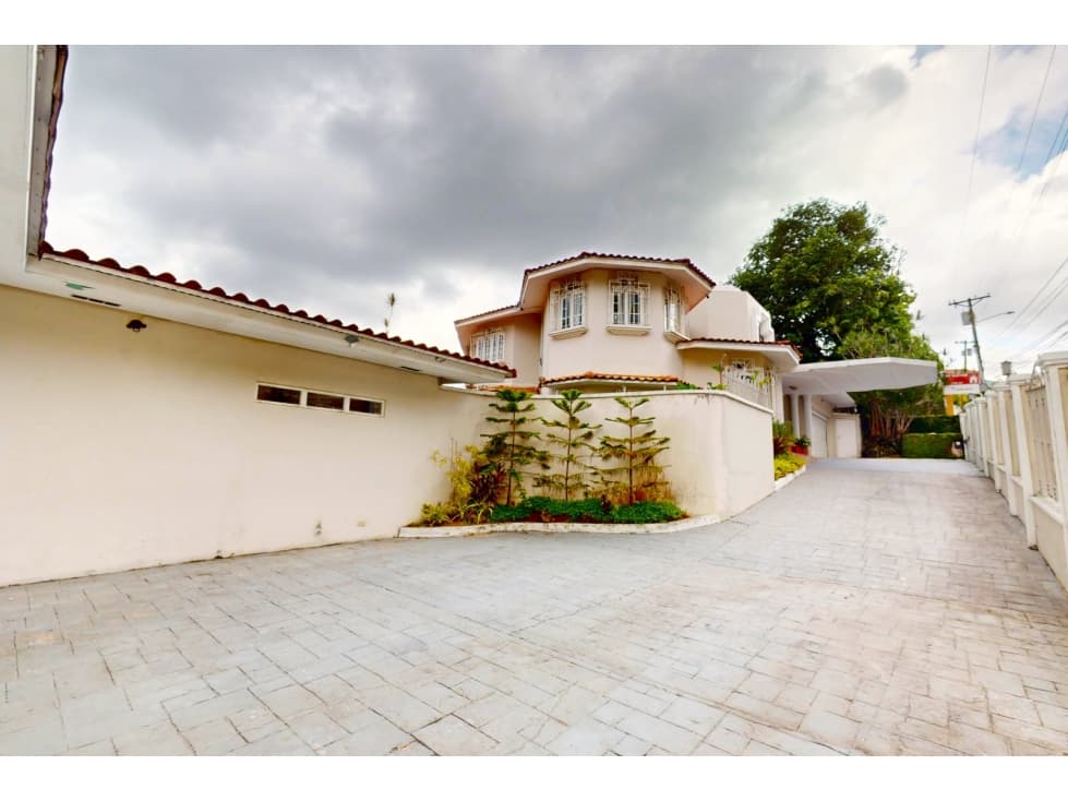 SE VENDE IMPRESIONANTE CASA DE 1.167M2 CON PISCINA EN DOS MARES AQ - 1