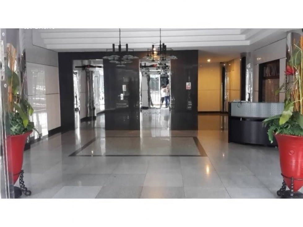 LOCALES COMERCIALES EN ZONA BANCARIA 214 MTS - 1