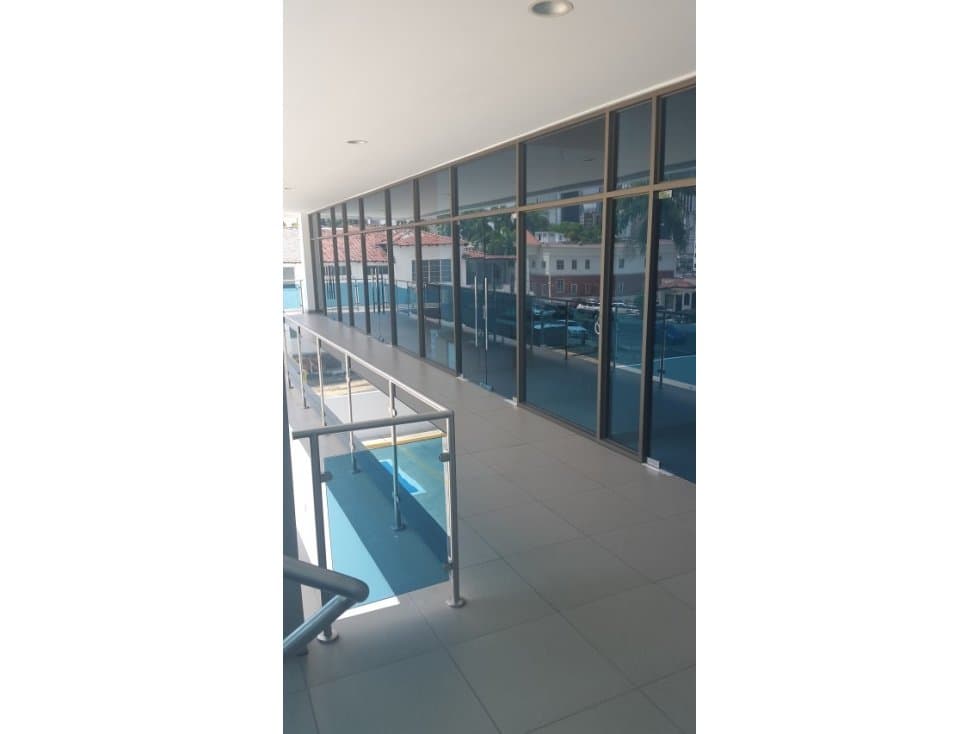 LOCAL COMERCIAL EN BELLA VISTA PLAZA COWES 100 MTS - 1