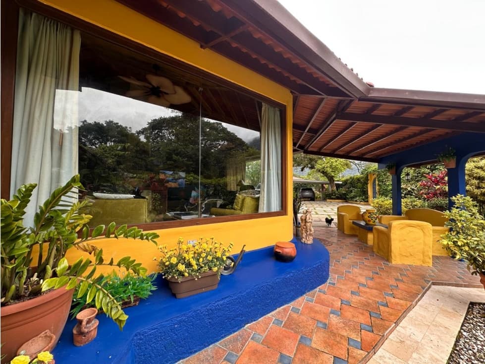 VENTA CASA CON VISTA A LA INDIA DORMIDA EN EL VALLE 1,700MTRS EV - 1