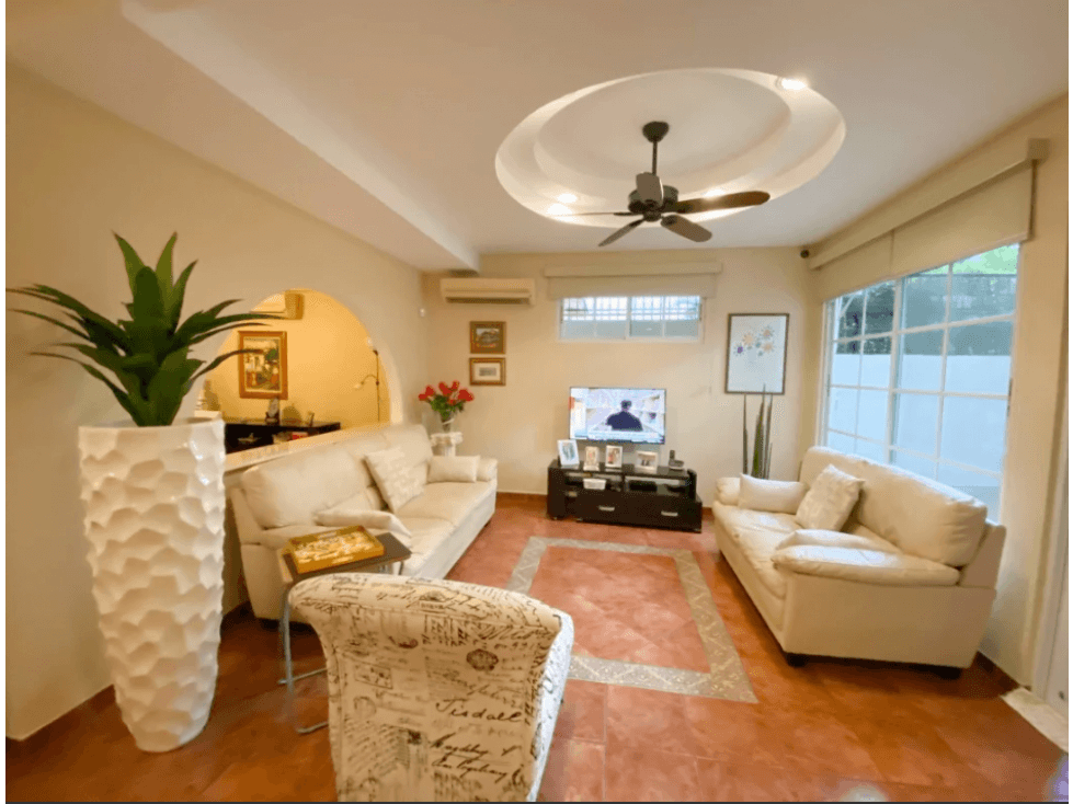 VENTA CASA DUPLEX EN MIRAFLORES EV - 1