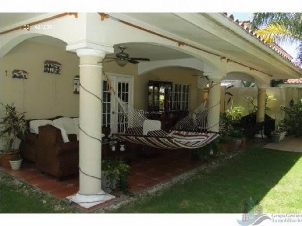 LUJOSA CASA EN COSTA DEL ESTE - RESID. COSTA AZUL - 1