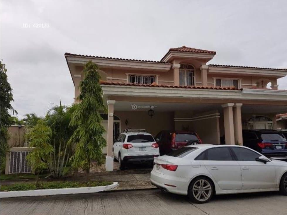 VENDO HERMOSA CASA EN ALTOS DE PANAMÁ - 1